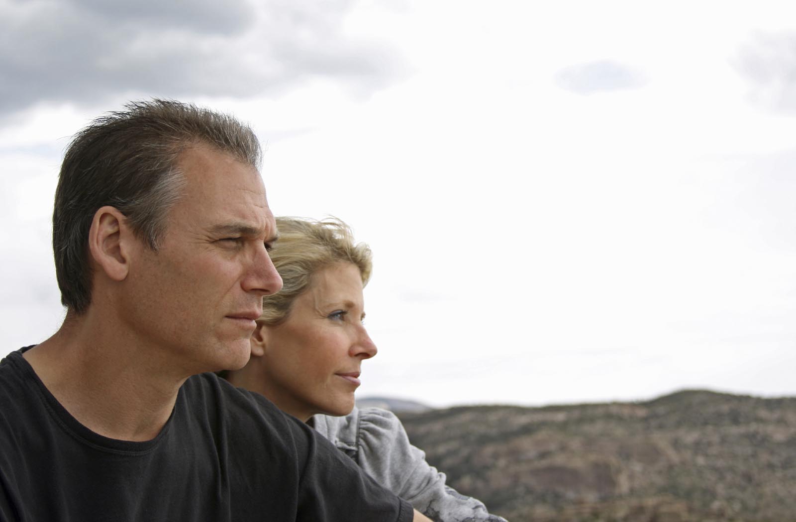 couple-thinking-left-crop